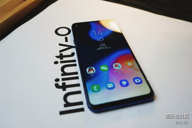 Galaxy A8s開箱，那“一點(diǎn)”的風(fēng)情