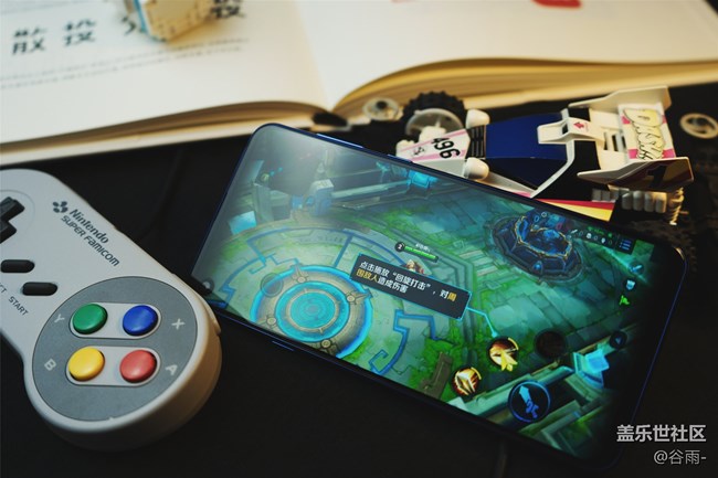 Galaxy A8s開箱，那“一點(diǎn)”的風(fēng)情