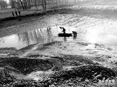 農(nóng)村記實：清魚塘，如果不是冬天我就下去了，哈哈