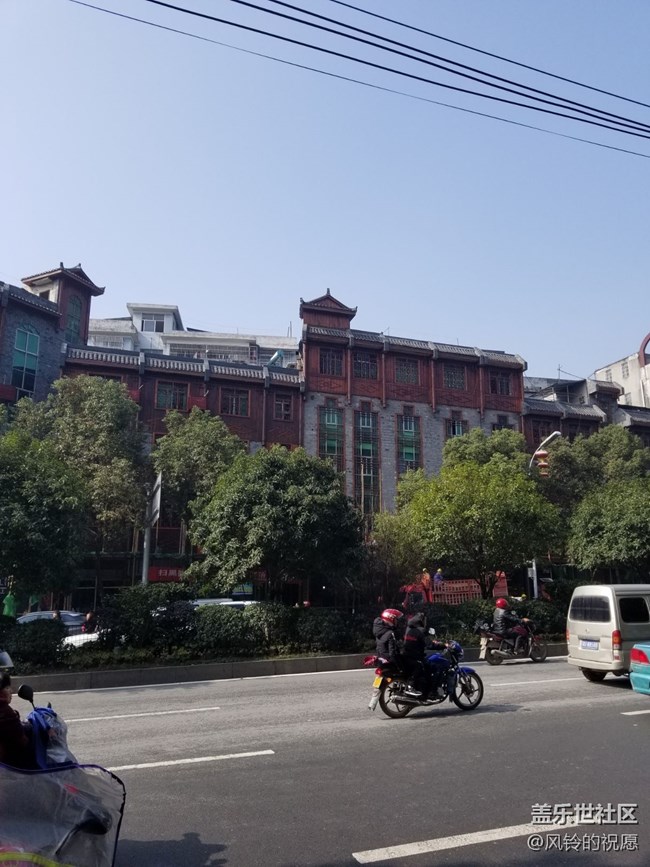 來(lái)鳳凰古城了