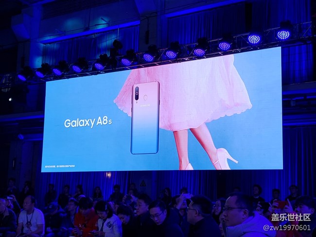 Galaxy A8s 豈止黑瞳全視屏 Galaxy A8s 豈止黑瞳全視屏