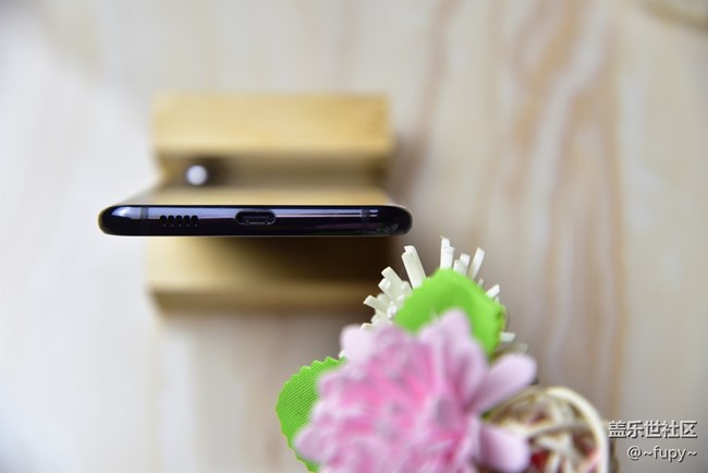 2799檔的正面剛  三星A8s圖評