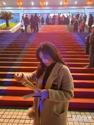 哎 mate20 pro照人沒有Note9好看呢