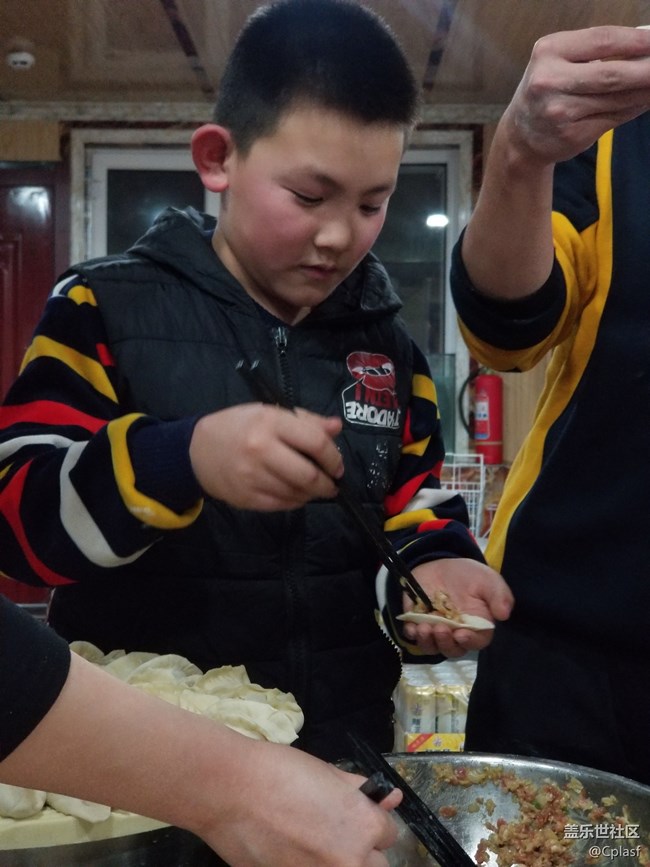 紛紛瑞雪落人間 雪鄉(xiāng)迎“星”年 紛紛瑞雪落人間 雪鄉(xiāng)迎“星”年