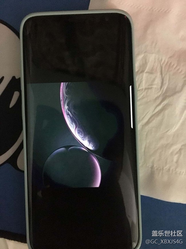 屏幕顏色有問題，特別是黑色過度到灰色