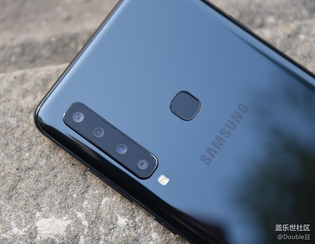 攝像頭多就是了不起！首款后置四攝手機(jī)三星A9s外觀鑒析