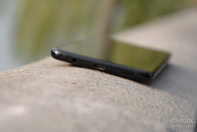 攝像頭多就是了不起！首款后置四攝手機(jī)三星A9s外觀鑒析