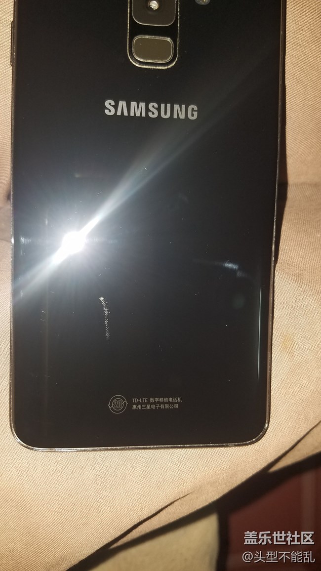 后蓋因發(fā)熱導致里面掉漆