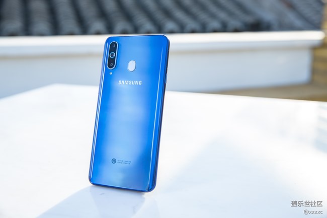 顏值在線、性價比出眾，三星Galaxy A8s年末壓軸登場