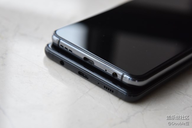 極致四攝VS性價(jià)比：三星A9s與A6s外觀對(duì)比賞析