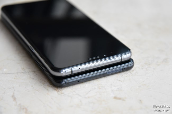 極致四攝VS性價(jià)比：三星A9s與A6s外觀對(duì)比賞析