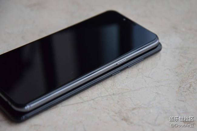 極致四攝VS性價(jià)比：三星A9s與A6s外觀對(duì)比賞析