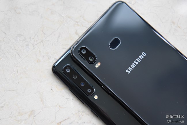 極致四攝VS性價(jià)比：三星A9s與A6s外觀對(duì)比賞析