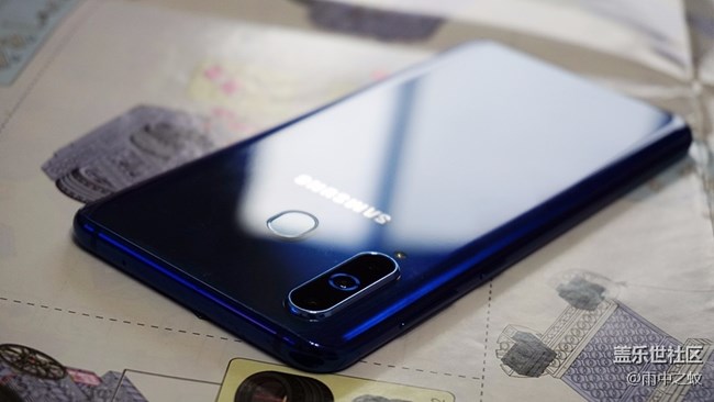 是妥協(xié)還是另辟蹊徑？黑瞳全視屏是一種什么體驗(yàn)？