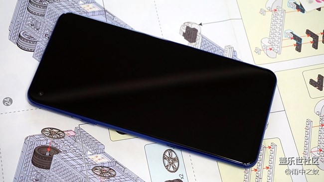 是妥協(xié)還是另辟蹊徑？黑瞳全視屏是一種什么體驗(yàn)？