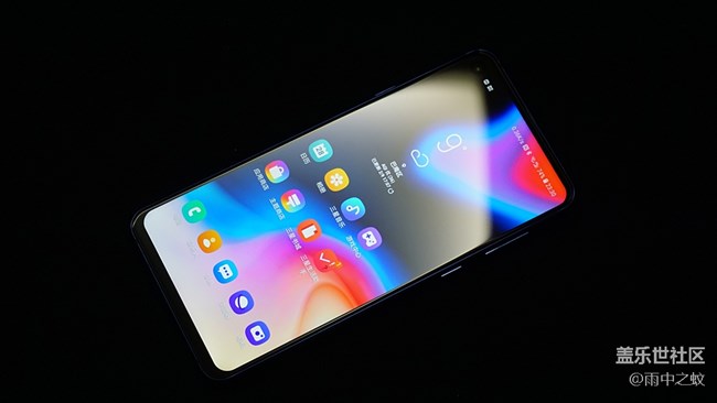 是妥協(xié)還是另辟蹊徑？黑瞳全視屏是一種什么體驗(yàn)？