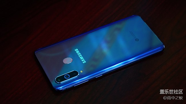 是妥協(xié)還是另辟蹊徑？黑瞳全視屏是一種什么體驗(yàn)？