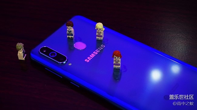 是妥協(xié)還是另辟蹊徑？黑瞳全視屏是一種什么體驗(yàn)？