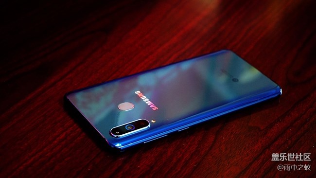 是妥協(xié)還是另辟蹊徑？黑瞳全視屏是一種什么體驗(yàn)？