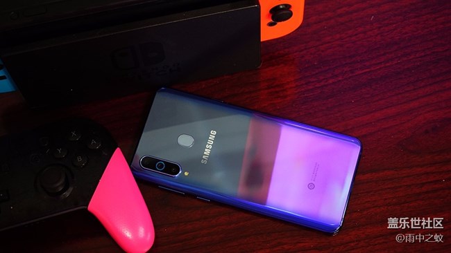 是妥協(xié)還是另辟蹊徑？黑瞳全視屏是一種什么體驗(yàn)？