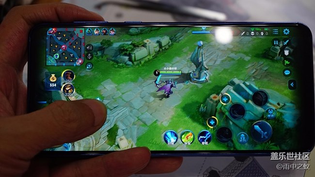 是妥協(xié)還是另辟蹊徑？黑瞳全視屏是一種什么體驗(yàn)？