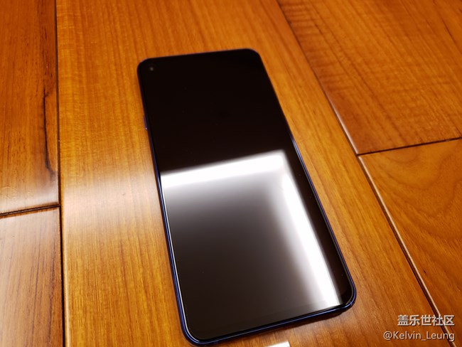 【Galaxy A8s星粉體驗(yàn)活動(dòng)】A8s上手，一個(gè)黑瞳，洞見未來。