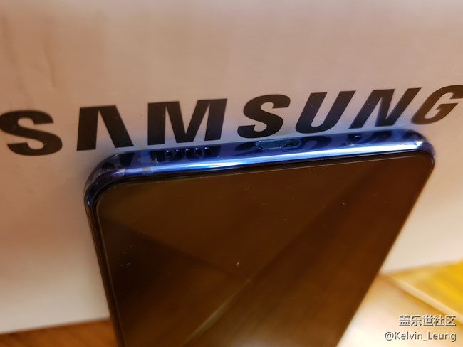 【Galaxy A8s星粉體驗(yàn)活動(dòng)】A8s上手，一個(gè)黑瞳，洞見未來。