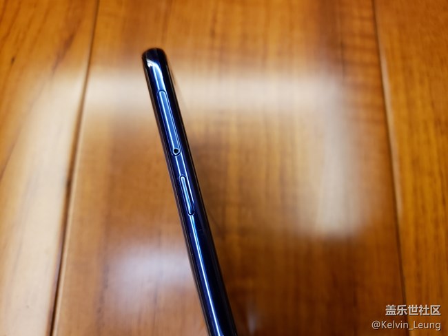 【Galaxy A8s星粉體驗(yàn)活動(dòng)】A8s上手，一個(gè)黑瞳，洞見未來。