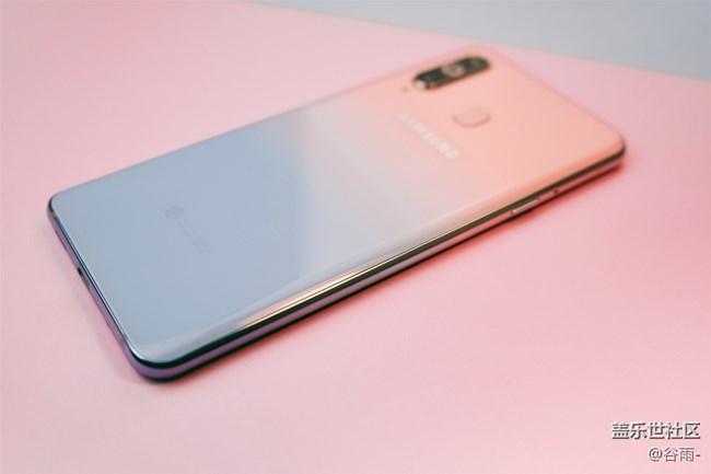 藍(lán)粉森林中的獨(dú)角精靈