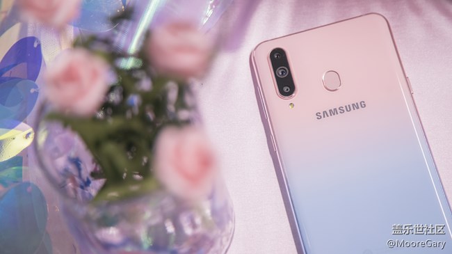 寶藏男友的情人節(jié)禮物清單，三星A8s獨(dú)角精靈版