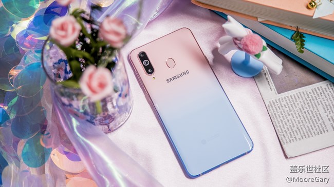 寶藏男友的情人節(jié)禮物清單，三星A8s獨(dú)角精靈版