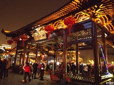 【正月十五】+一個(gè)人在外地逛