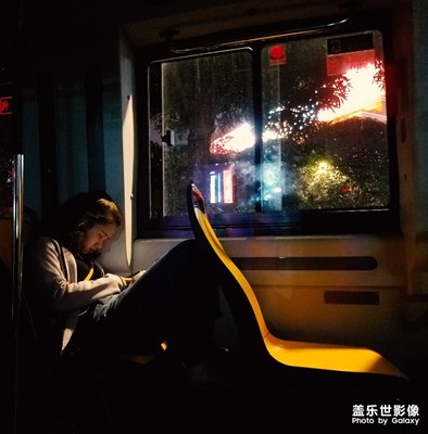 廣州的街，故鄉(xiāng)的雪