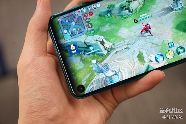 前沿科技的先行者，三星Galaxy A8s體驗評測