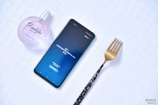 時(shí)尚年輕派！三星A8s展現(xiàn)強(qiáng)悍性能的一面