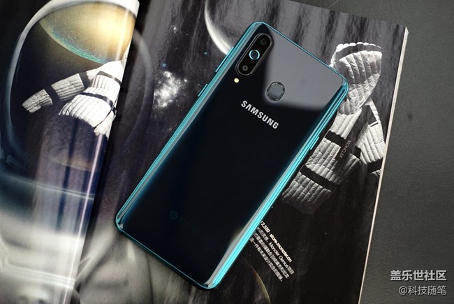 前沿科技的先行者，三星Galaxy A8s體驗評測