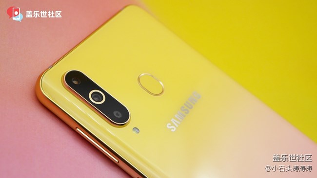 糖果漸變“有點(diǎn)芒“ 三星Galaxy A8s新色美圖賞