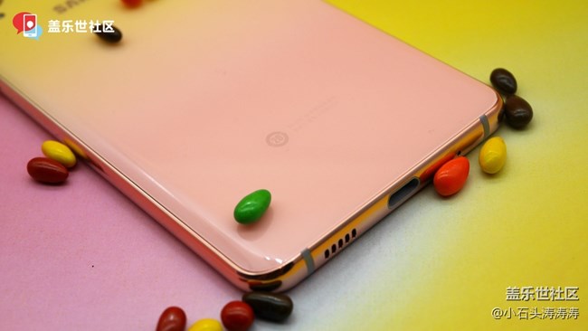 糖果漸變“有點(diǎn)芒“ 三星Galaxy A8s新色美圖賞