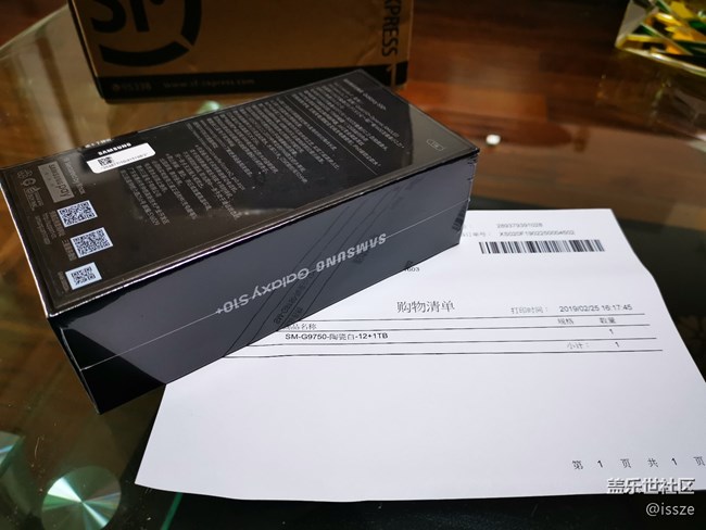 補(bǔ)發(fā)一下開箱照，表示對(duì)銀河10的熱愛