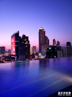 夜色撩人。