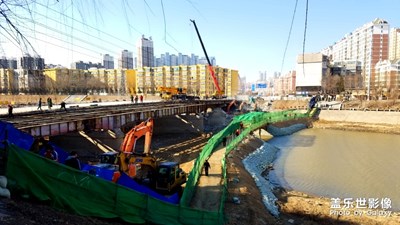 正在拆除中的沙河橋（已有82年）