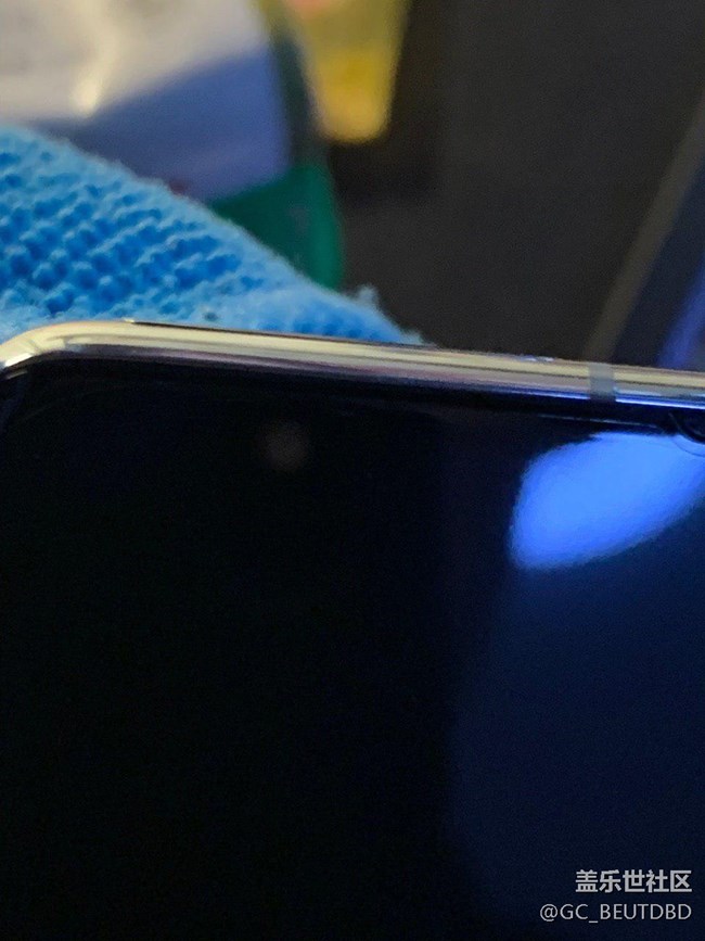 S10+ 的 SIM 卡槽是合不緊嗎？