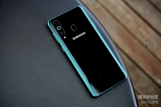 前沿科技的先行者，三星Galaxy A8s體驗評測