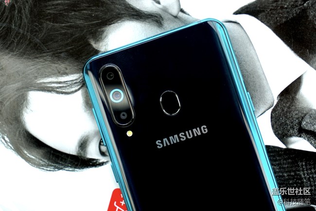 前沿科技的先行者，三星Galaxy A8s體驗評測