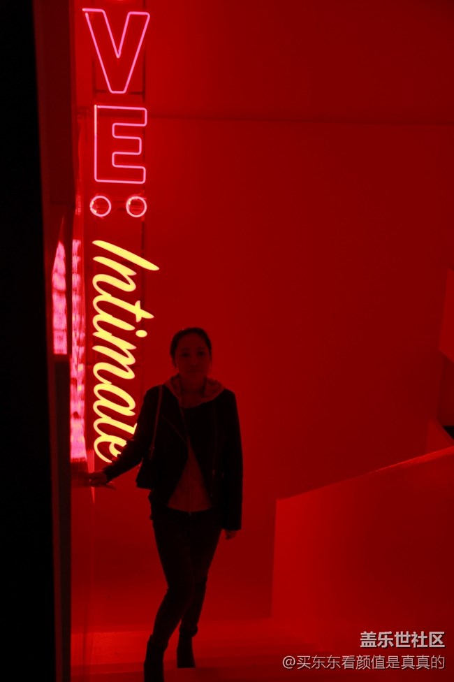 參觀LOVELOVELOVE愛(ài)的藝術(shù)——愛(ài)的守護(hù)”展覽