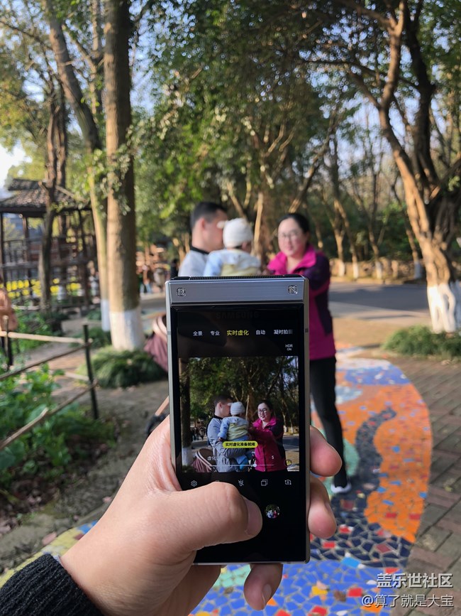 一個月“折疊”手機(jī)重度使用· 更貴的價格·不一樣的折疊 一個月“折疊”手機(jī)重度使用· 更貴的價格·不一樣的折疊