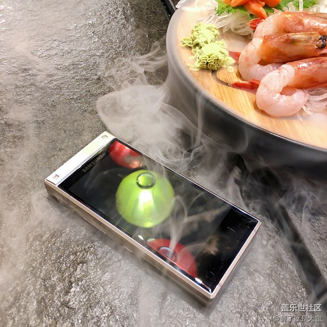 一個月“折疊”手機(jī)重度使用· 更貴的價格·不一樣的折疊 一個月“折疊”手機(jī)重度使用· 更貴的價格·不一樣的折疊