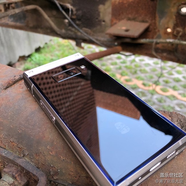 一個月“折疊”手機(jī)重度使用· 更貴的價格·不一樣的折疊 一個月“折疊”手機(jī)重度使用· 更貴的價格·不一樣的折疊