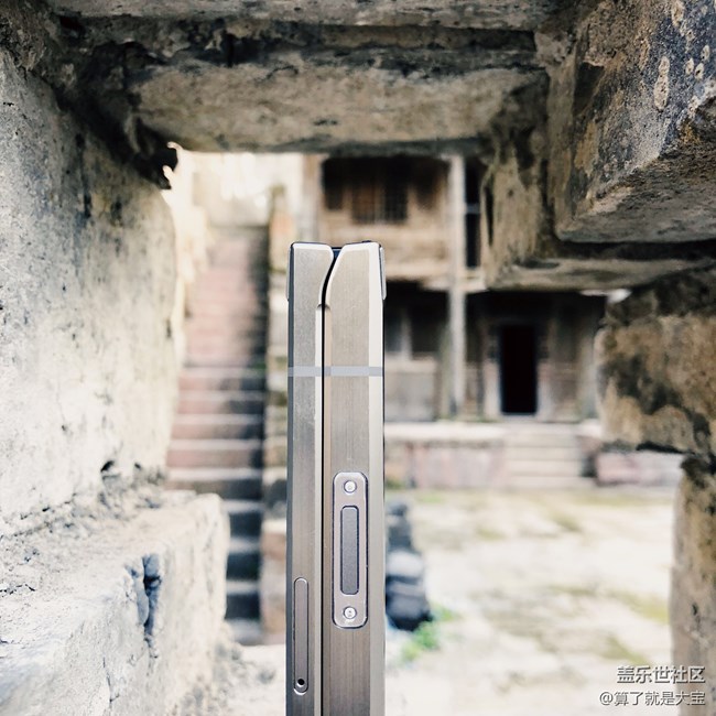 一個月“折疊”手機(jī)重度使用· 更貴的價格·不一樣的折疊 一個月“折疊”手機(jī)重度使用· 更貴的價格·不一樣的折疊