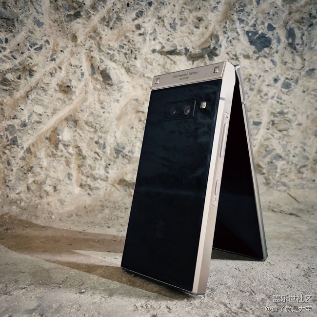 一個月“折疊”手機(jī)重度使用·更貴的價格·不一樣的折疊 一個月“折疊”手機(jī)重度使用·更貴的價格·不一樣的折疊